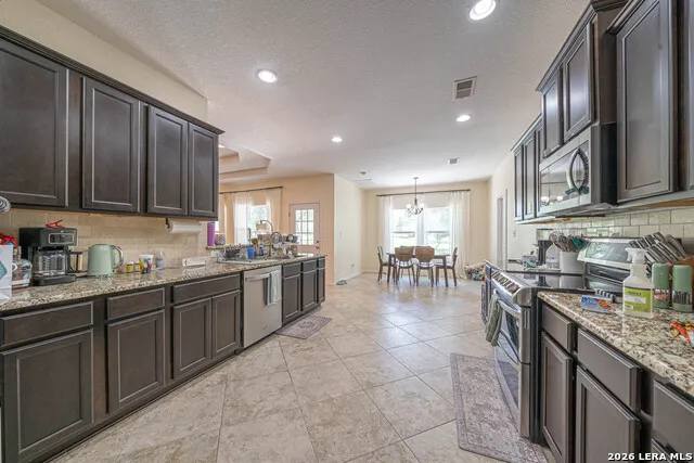 521 COUNTY ROAD 6868 E Natalia, TX 78059