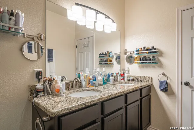 521 COUNTY ROAD 6868 E Natalia, TX 78059