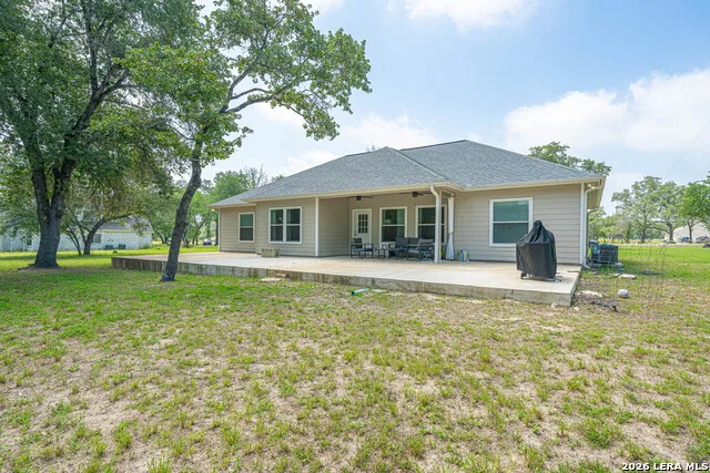 521 COUNTY ROAD 6868 E Natalia, TX 78059