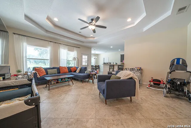 521 COUNTY ROAD 6868 E Natalia, TX 78059