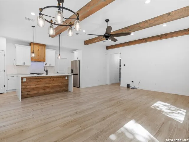 1463 Bonnyview Canyon Lake, TX 78133