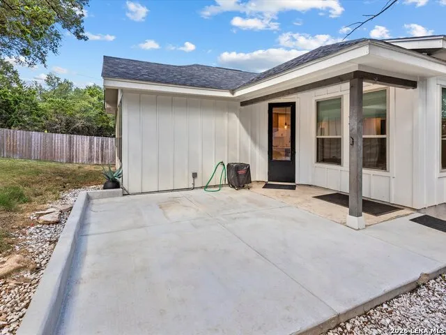 1463 Bonnyview Canyon Lake, TX 78133