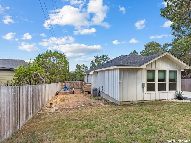 1463 Bonnyview Canyon Lake, TX 78133