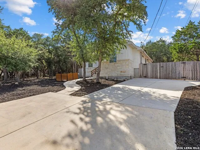 1463 Bonnyview Canyon Lake, TX 78133