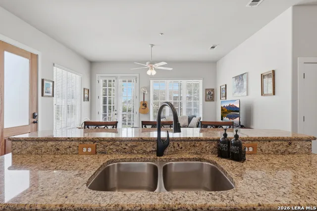 979 Academy Ave #APT 2 New Braunfels, TX 78130