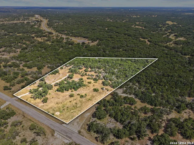 801 Grand Oaks Hondo, TX 78861