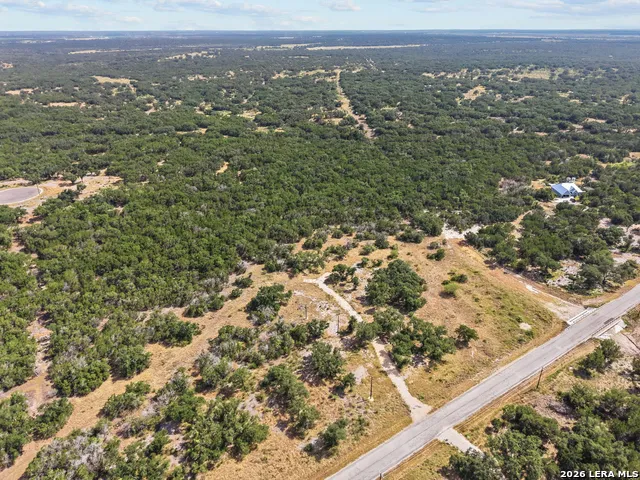 801 Grand Oaks Hondo, TX 78861