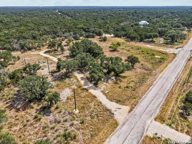 801 Grand Oaks Hondo, TX 78861