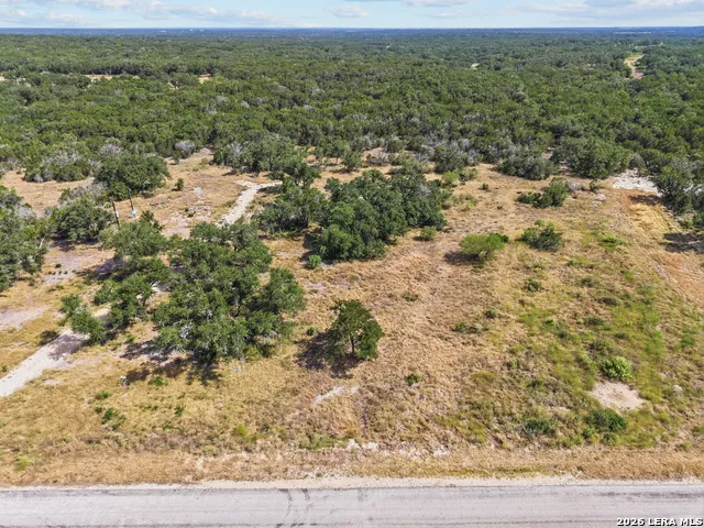 801 Grand Oaks Hondo, TX 78861