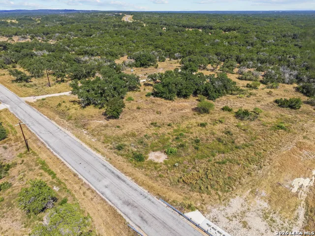 801 Grand Oaks Hondo, TX 78861