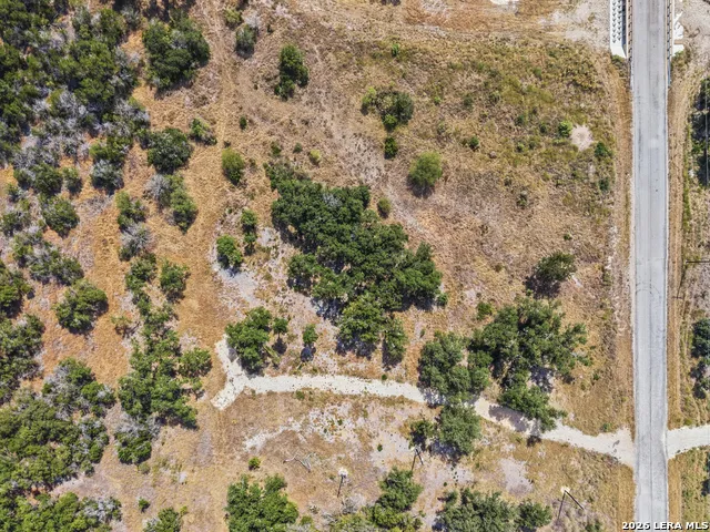 801 Grand Oaks Hondo, TX 78861
