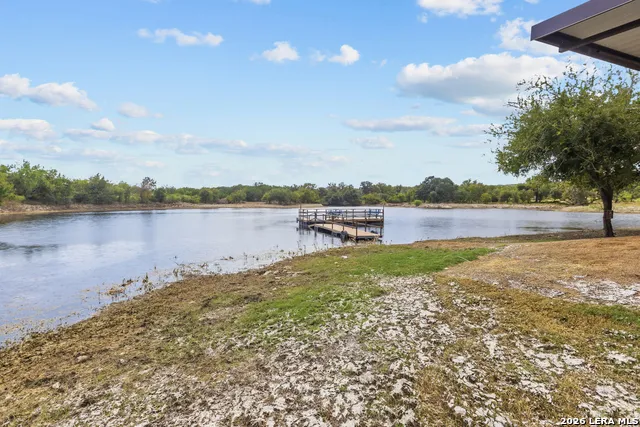 801 Grand Oaks Hondo, TX 78861