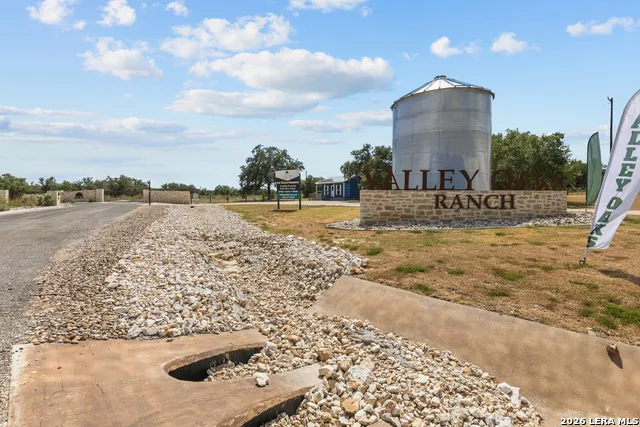 801 Grand Oaks Hondo, TX 78861