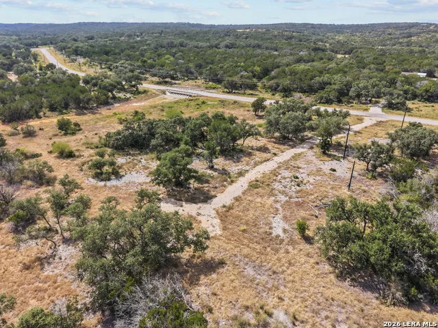 801 Grand Oaks Hondo, TX 78861