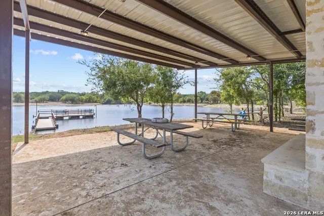 801 Grand Oaks Hondo, TX 78861