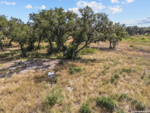 801 Grand Oaks Hondo, TX 78861