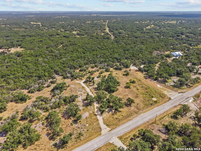801 Grand Oaks Hondo, TX 78861