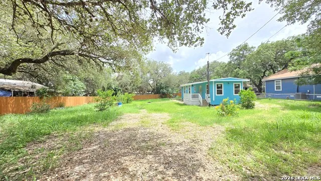 188 SUNDOWN LN Poteet, TX 78065