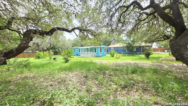 188 SUNDOWN LN Poteet, TX 78065