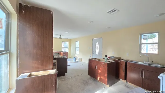188 SUNDOWN LN Poteet, TX 78065