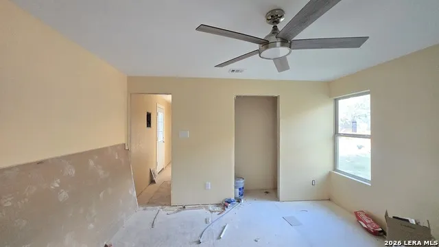 188 SUNDOWN LN Poteet, TX 78065
