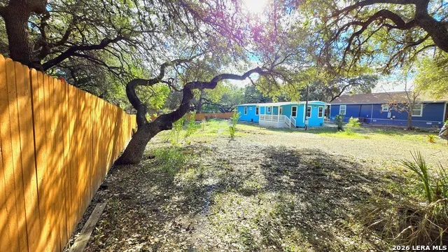 188 SUNDOWN LN Poteet, TX 78065
