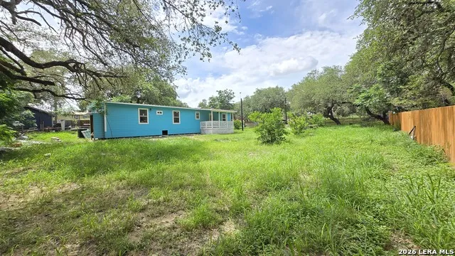 188 SUNDOWN LN Poteet, TX 78065