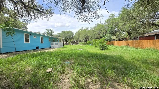 188 SUNDOWN LN Poteet, TX 78065