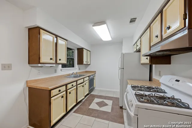 9438 VALLEY DALE ST San Antonio, TX 78250