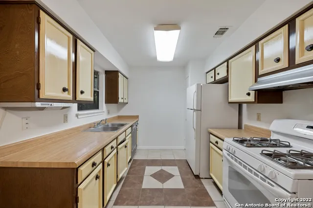 9438 VALLEY DALE ST San Antonio, TX 78250