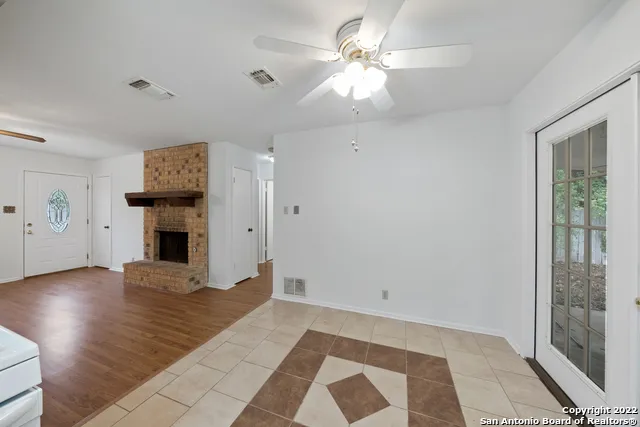 9438 VALLEY DALE ST San Antonio, TX 78250