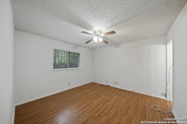 9438 VALLEY DALE ST San Antonio, TX 78250