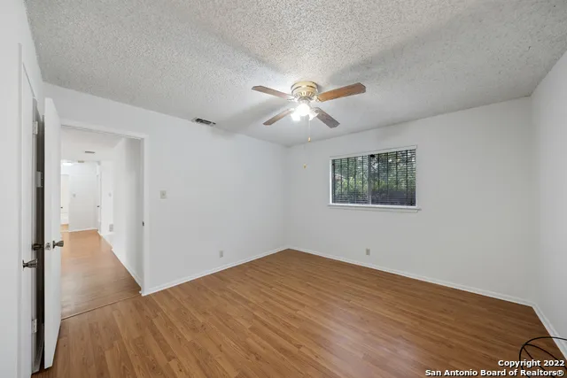 9438 VALLEY DALE ST San Antonio, TX 78250