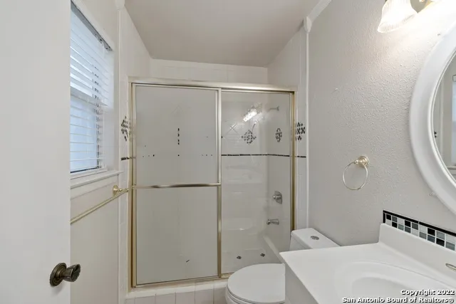 9438 VALLEY DALE ST San Antonio, TX 78250