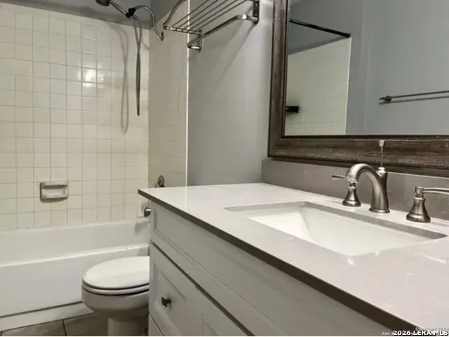 4803 Hamilton Wolfe Unit 810 San Antonio, TX 78240