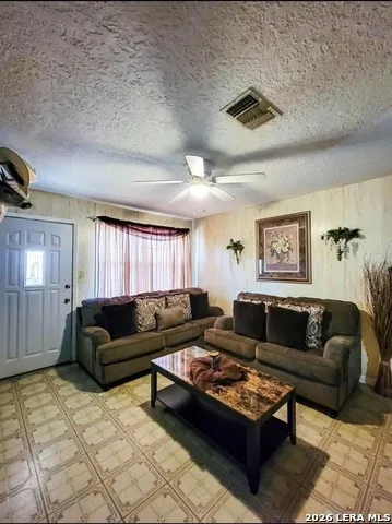 1540 Valerie Eagle Pass, TX 78852