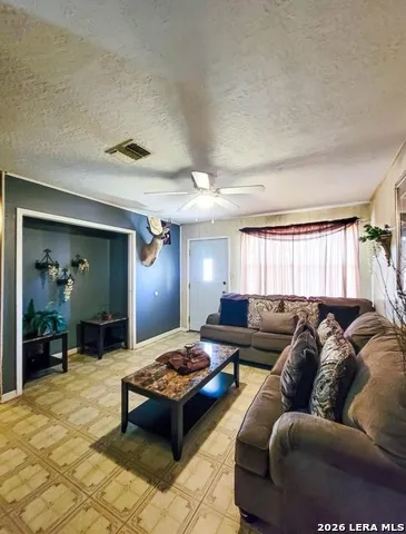 1540 Valerie Eagle Pass, TX 78852