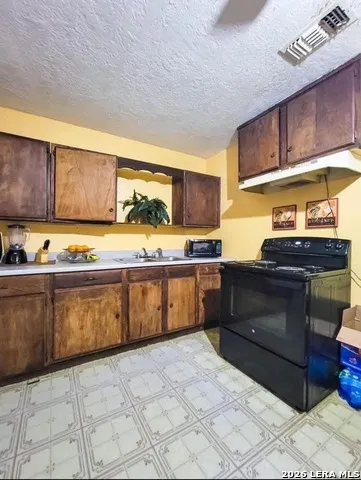 1540 Valerie Eagle Pass, TX 78852