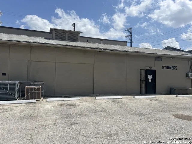 705 Roosevelt San Antonio, TX 78210