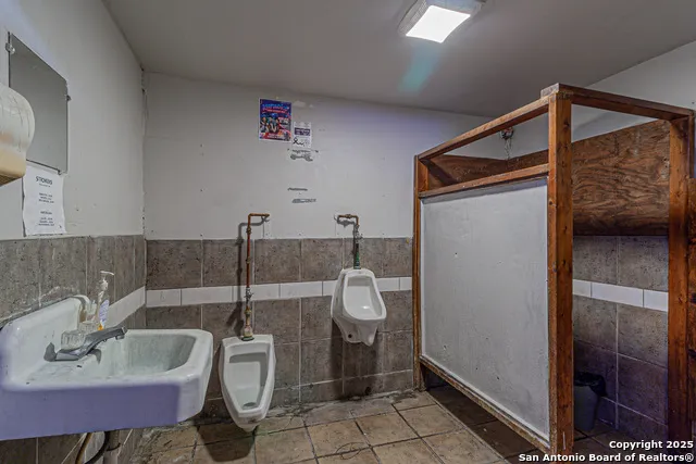 705 Roosevelt San Antonio, TX 78210