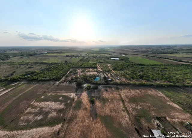 760 N GREYTOWN RD St Hedwig, TX 78152