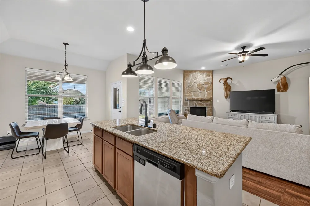 1309 Mesa Crest Drive Fort Worth, TX 76052