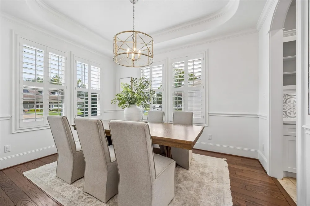 1235 Thornton Road Houston, TX 77018