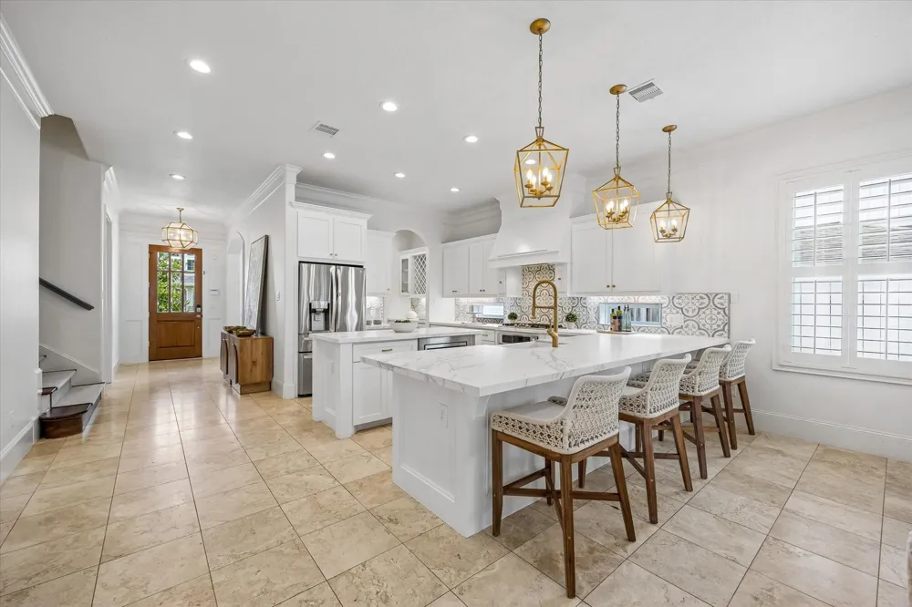 1235 Thornton Road Houston, TX 77018