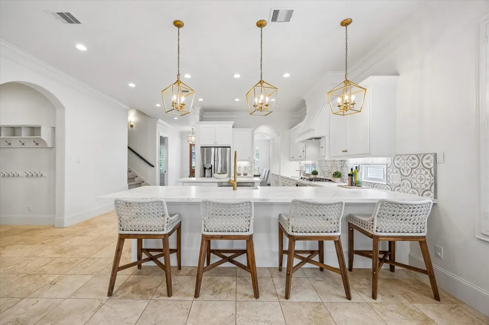 1235 Thornton Road Houston, TX 77018