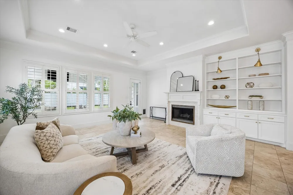 1235 Thornton Road Houston, TX 77018