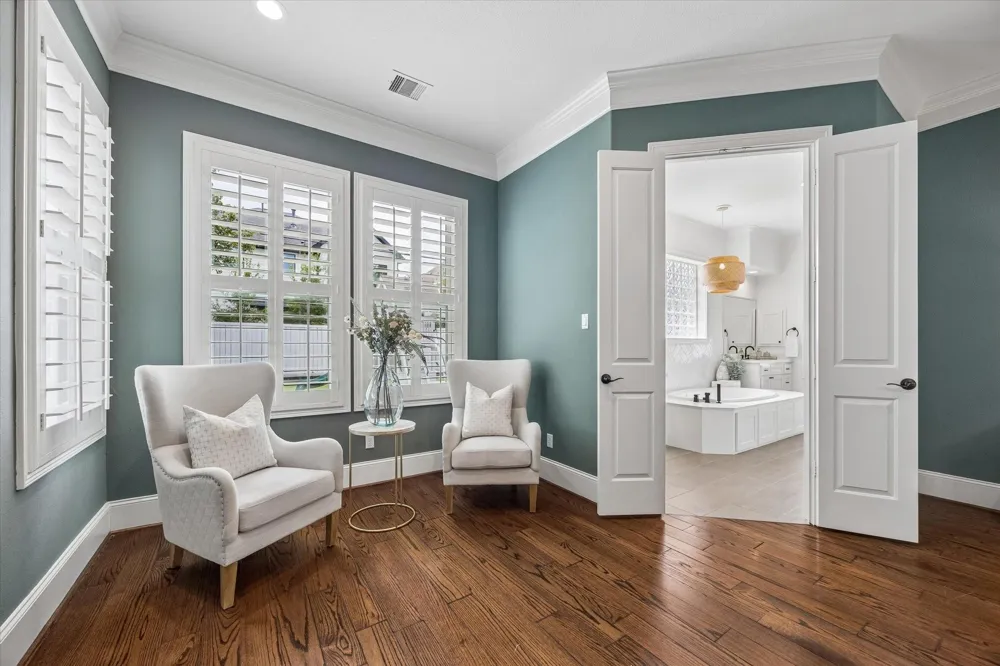 1235 Thornton Road Houston, TX 77018