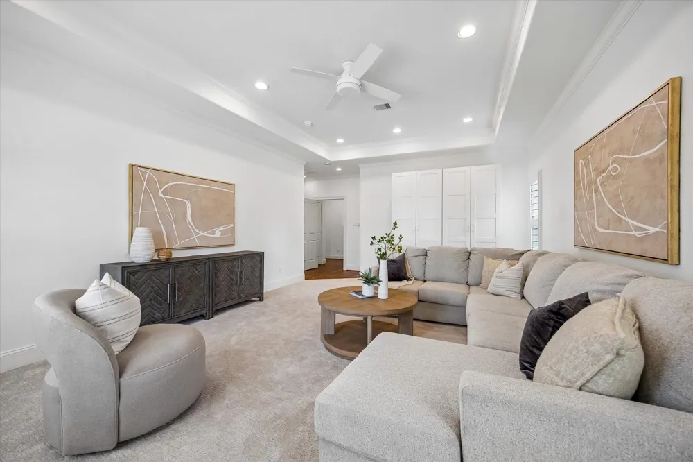 1235 Thornton Road Houston, TX 77018