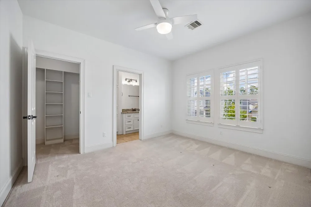 1235 Thornton Road Houston, TX 77018