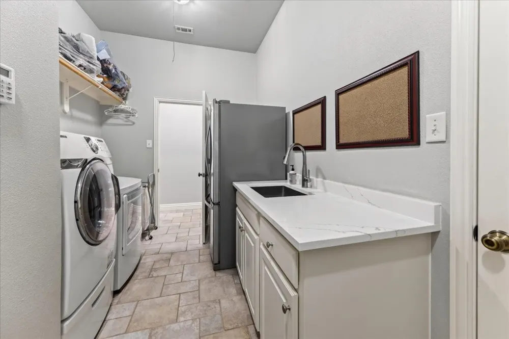 9116 Edgemont Drive North Richland Hills, TX 76182